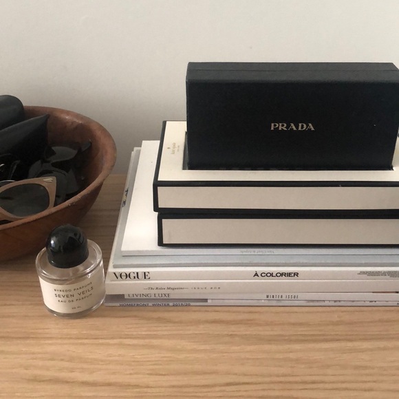 Meet your Posher, Rina - Picture 1 of 2